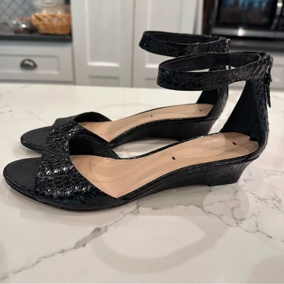 Via Spiga Womens Open Toe Ankle Strap Wedge Sandals Size 8 Black Snake Leather - Picture 2 of 13
